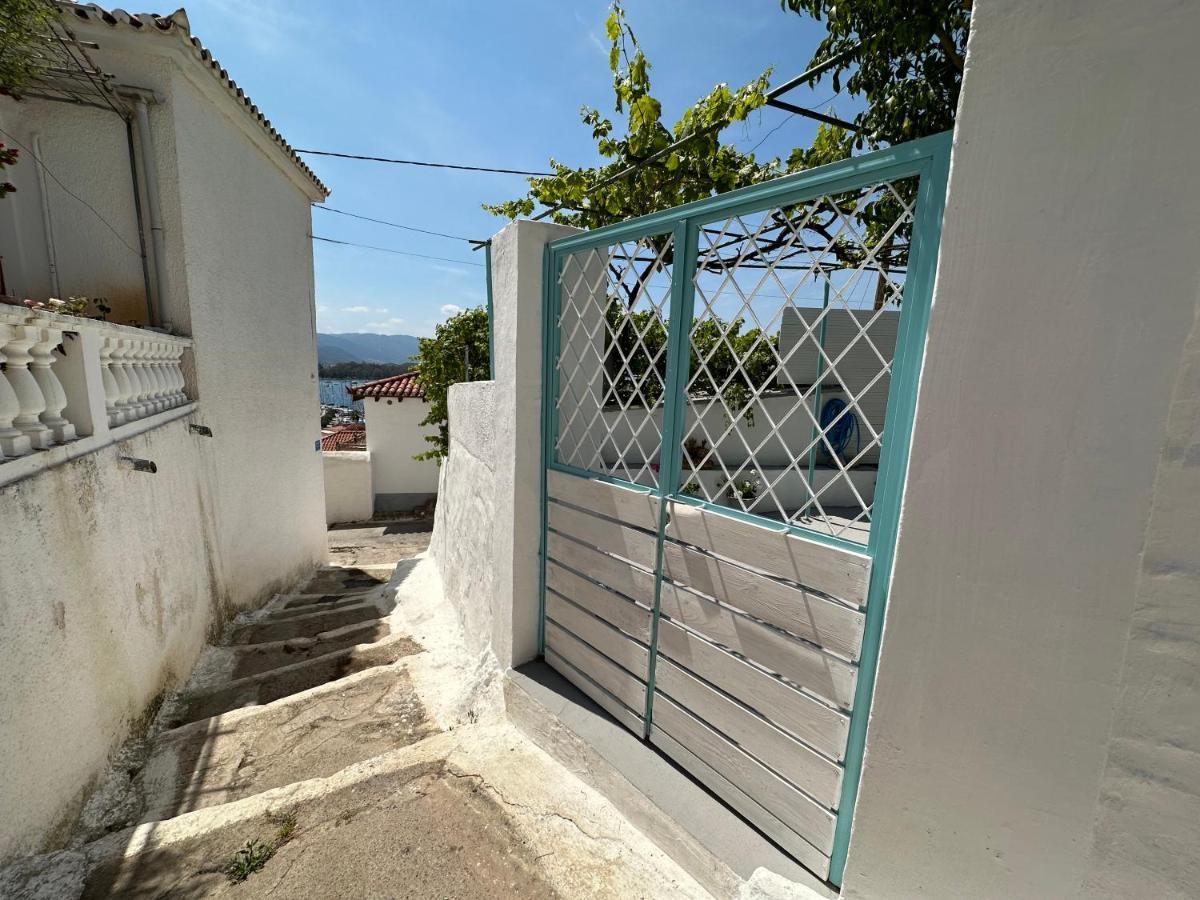 Brinia Cosy Apartment Poros Town Exterior foto